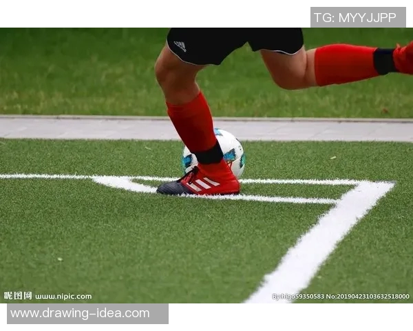 足球明星女款背心时尚搭配与图片大全分享让你成为球场焦点